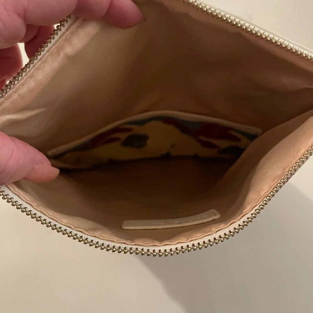 Purses. - Picture 4 of 13